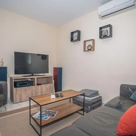Quiet House With Pool, Ideal For Families * Bagnols-sur-Ceze