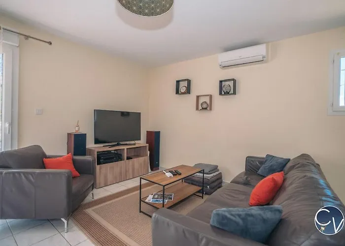 Villa Quiet House With Pool, Ideal For Families